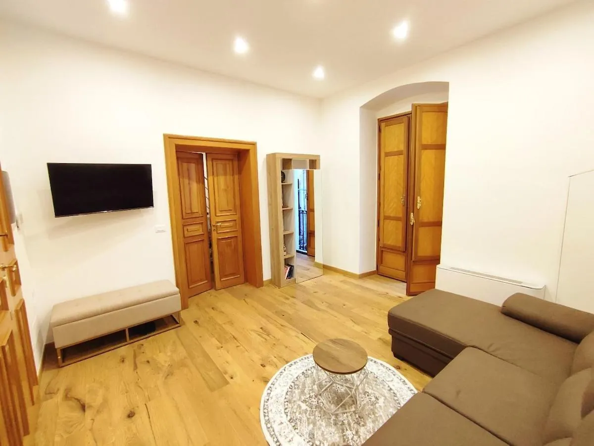 Home Giulia Bari Apartment
