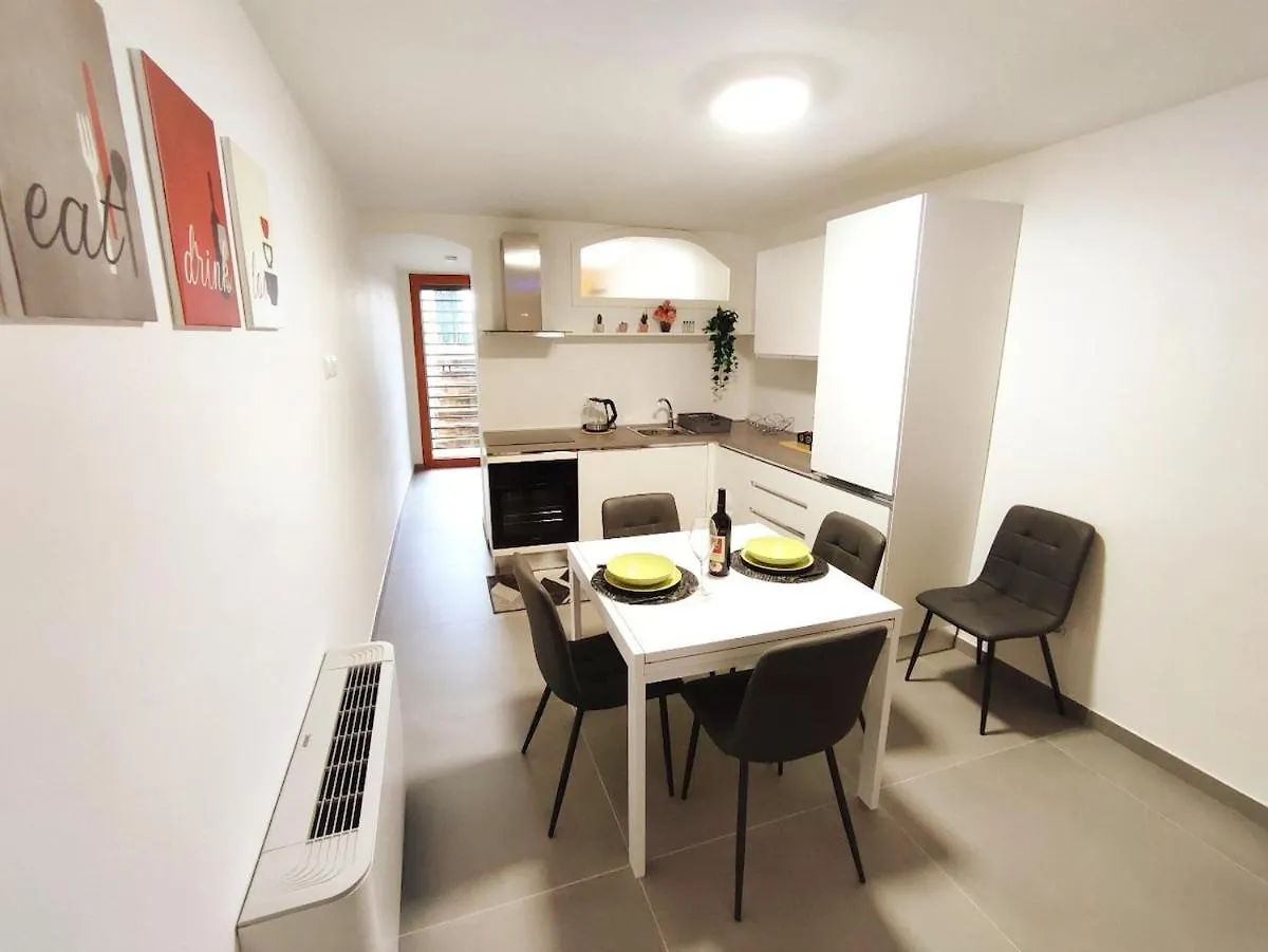Apartment Home Giulia Bari