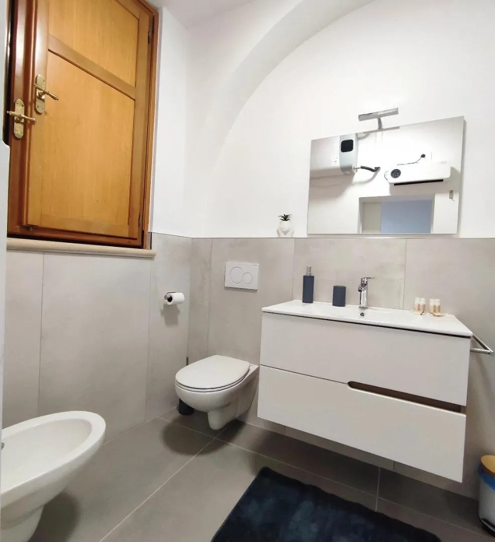 Home Giulia Bari Apartment