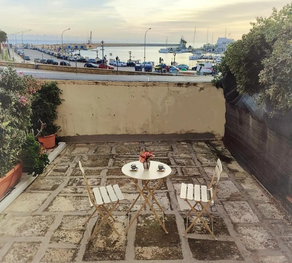 Home Giulia Bari